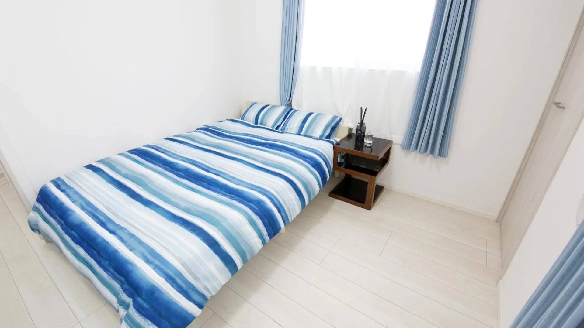 Aries Nishi-Shinjuku 302 Apartment Tokyo